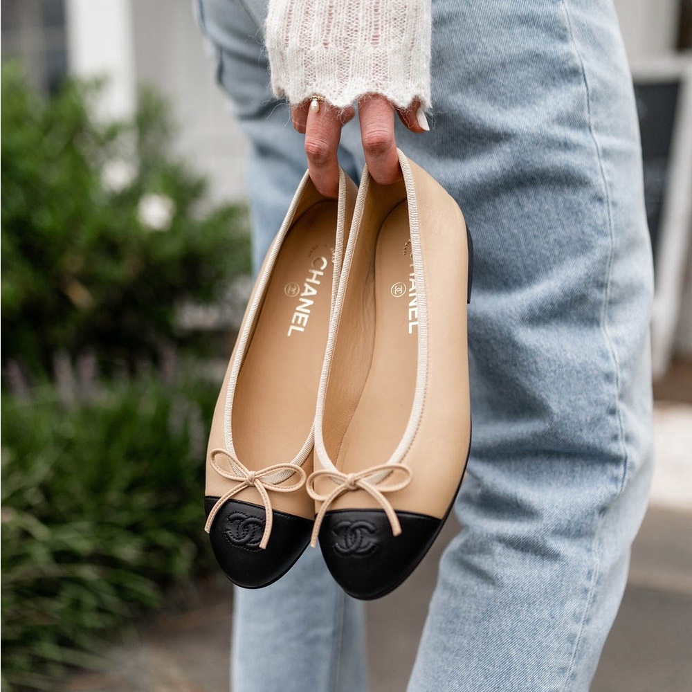 Chanel ballerina flat beige and black